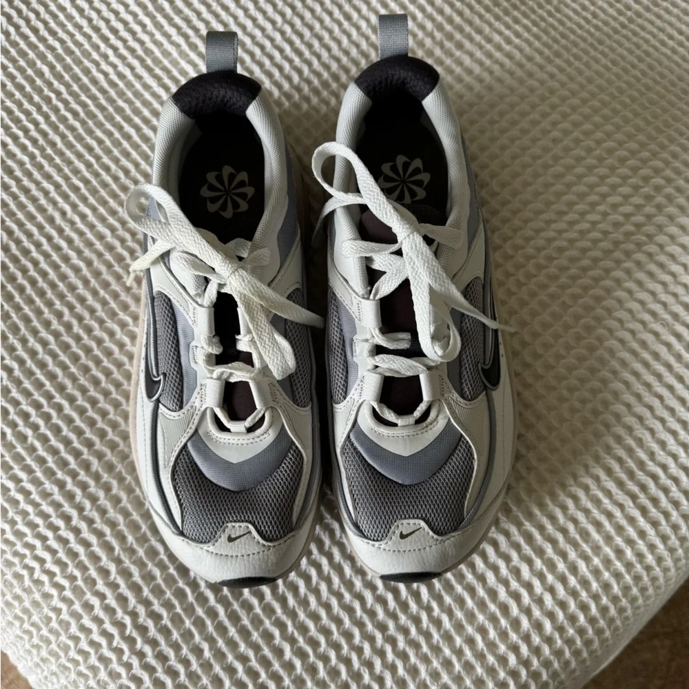 Nike Women's White and Grey Air Max-Inspired Sneakers - Picture 4 of 9